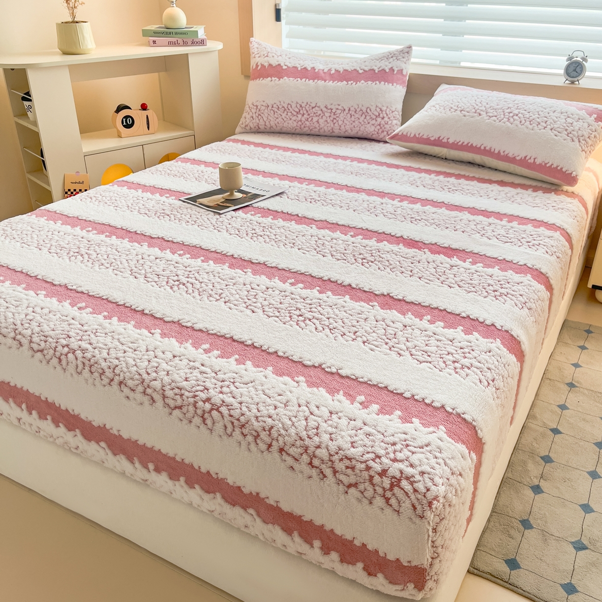 91家纺网 家纺一手货源 找家纺 （总）卡伦家纺 2025新款阳离子提花牛奶绒床笠-暖阳系列