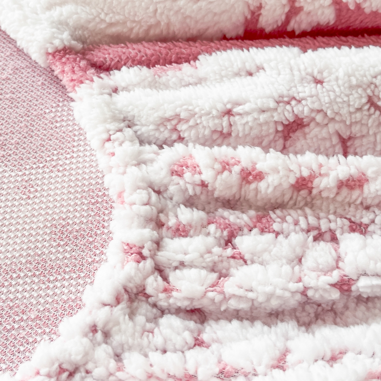 91家纺网 家纺一手货源 找家纺 （总）卡伦家纺 2025新款阳离子提花牛奶绒床笠-暖阳系列