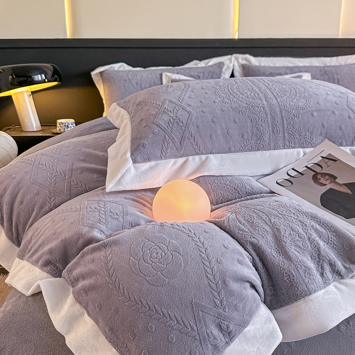 91家纺网 家纺一手货源 找家纺  （总）亿梵家居  2025秋冬新款-拼角款A类全消光牛奶绒立体5D雕花绒四件套