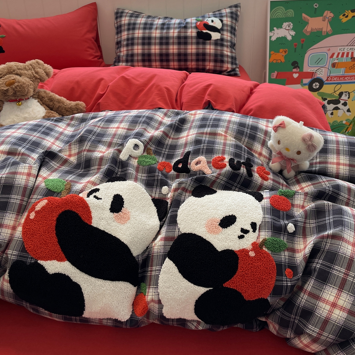 91家纺网 家纺一手货源 找家纺 蓝邻家纺 2025新款全棉磨毛卡通刺绣款四件套--毛巾绣系列 萌熊贝贝