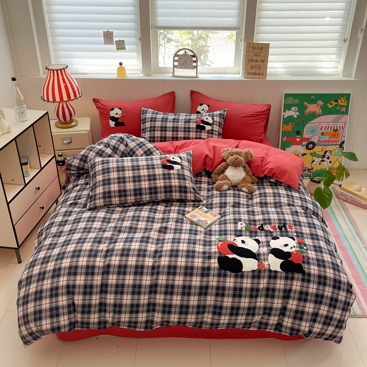 91家纺网 家纺一手货源 找家纺 蓝邻家纺 2025新款全棉磨毛卡通刺绣款四件套--毛巾绣系列 萌熊贝贝