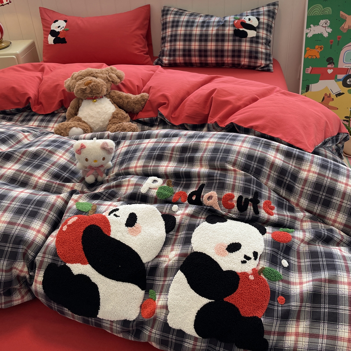 91家纺网 家纺一手货源 找家纺 蓝邻家纺 2025新款全棉磨毛卡通刺绣款四件套--毛巾绣系列 萌熊贝贝