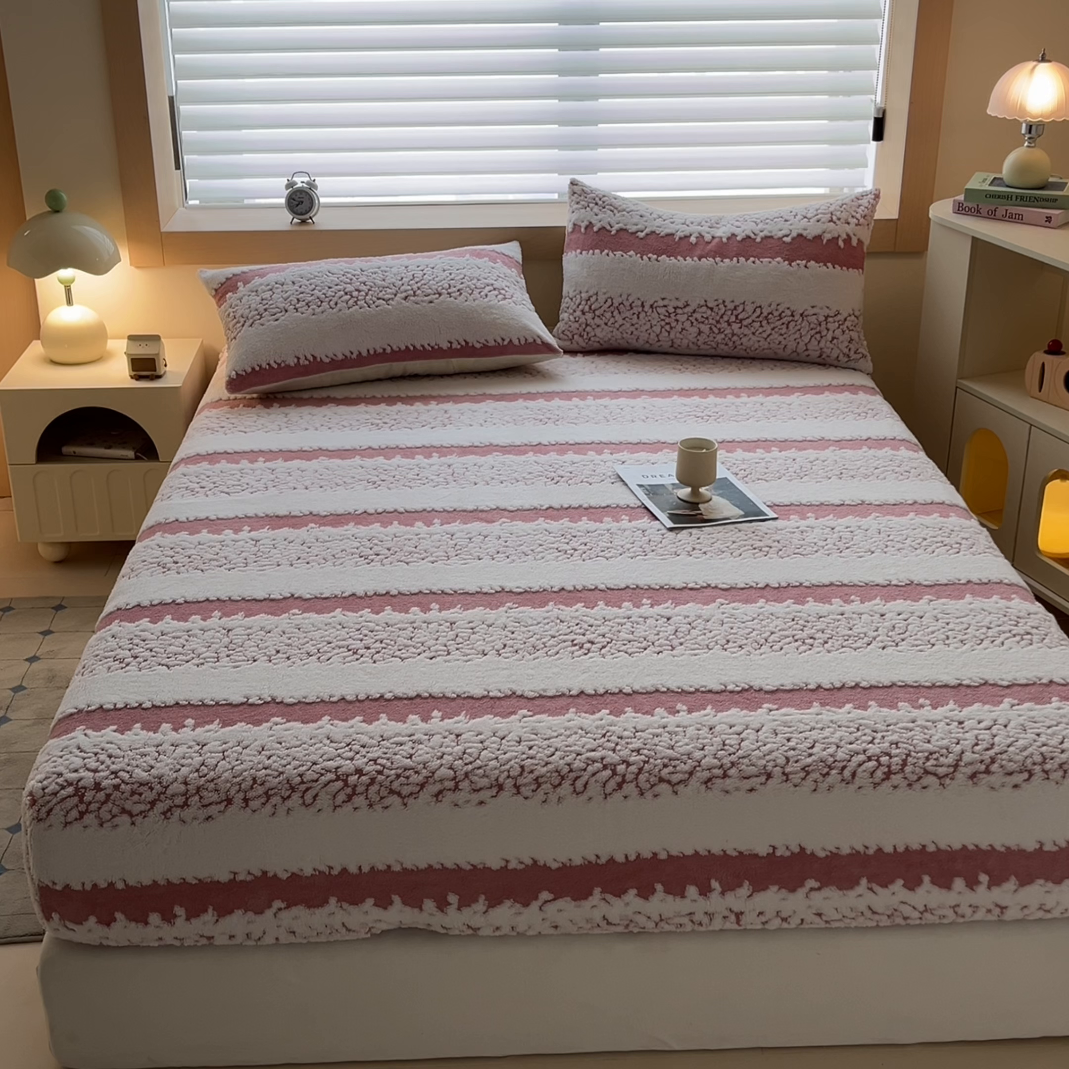 91家纺网 家纺一手货源 找家纺 卡伦家纺 2025新款阳离子提花牛奶绒床笠-暖阳系列 暖阳-粉