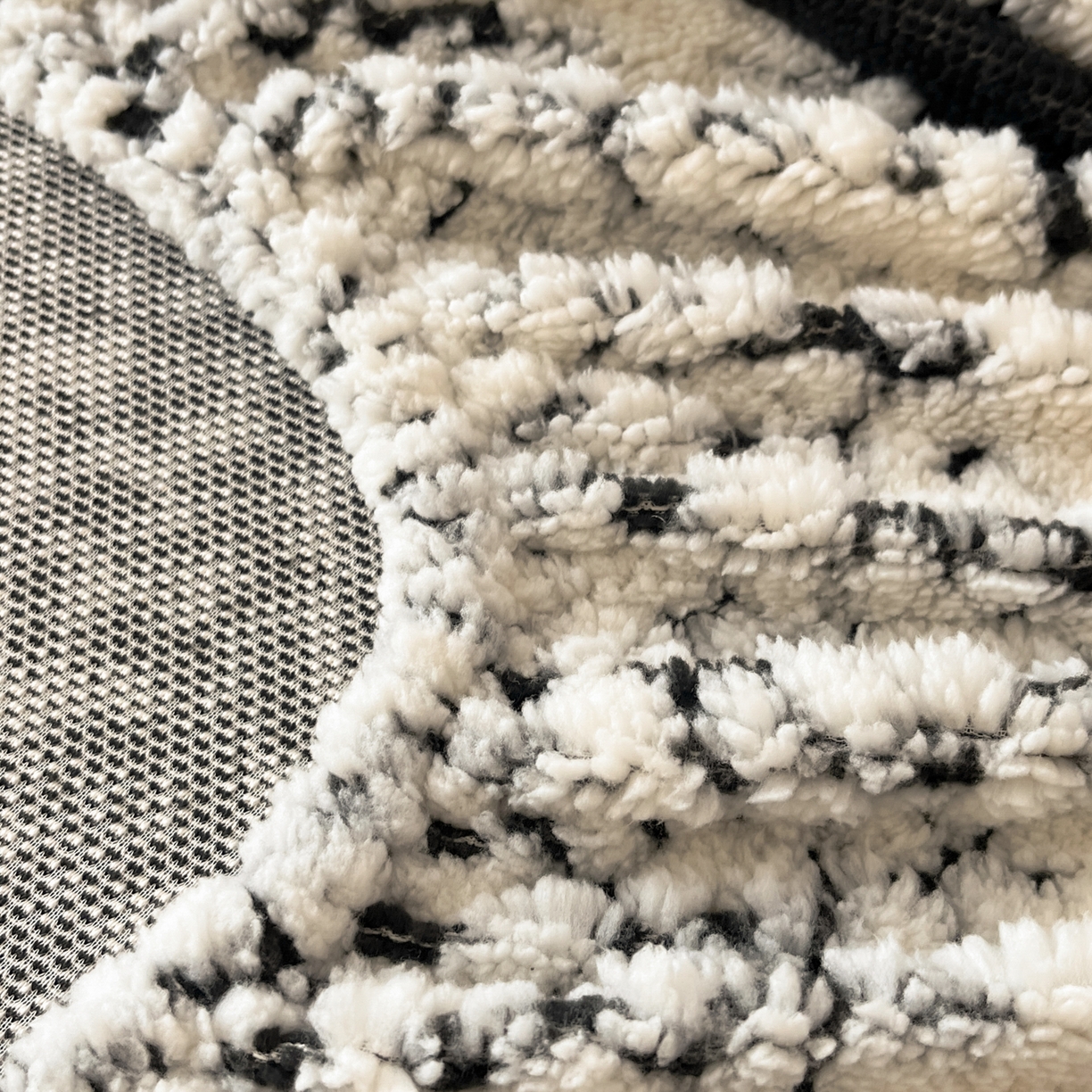 91家纺网 家纺一手货源 找家纺 卡伦家纺 2025新款阳离子提花牛奶绒床笠-暖阳系列 暖阳-黑