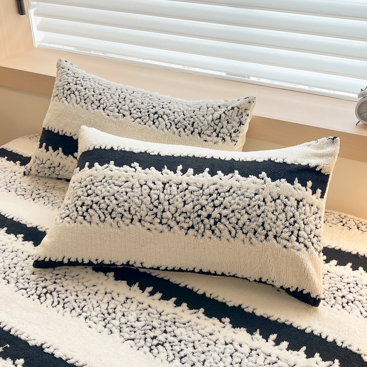 91家纺网 家纺一手货源 找家纺 卡伦家纺 2025新款阳离子提花牛奶绒床笠-暖阳系列 暖阳-黑