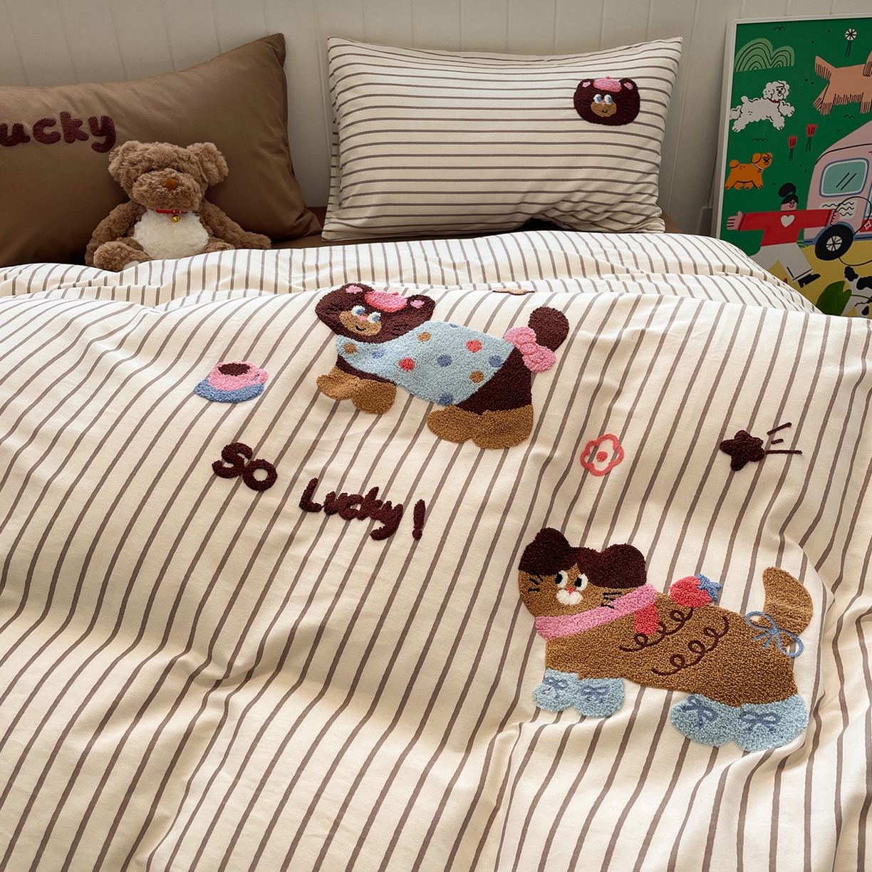 91家纺网 家纺一手货源 找家纺 蓝邻家纺 2025新款全棉磨毛卡通刺绣款四件套--毛巾绣系列 喵小布