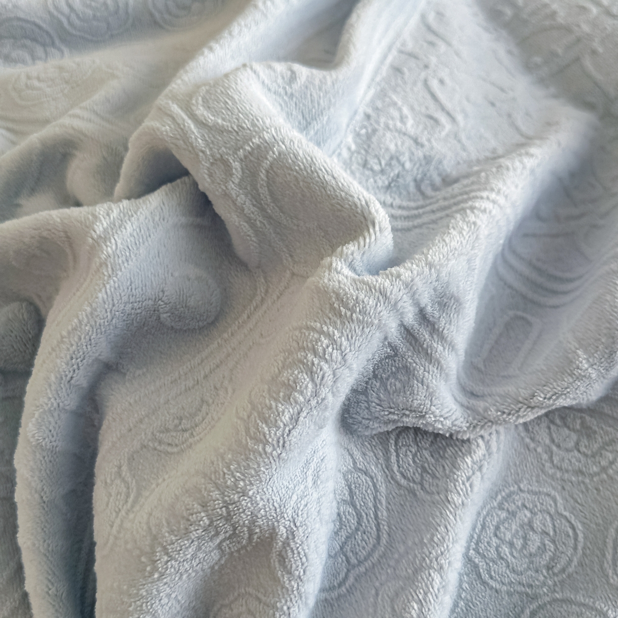 91家纺网 家纺一手货源 找家纺  （总）亿梵家居  2025秋冬新款-拼角款A类全消光牛奶绒立体5D雕花绒四件套