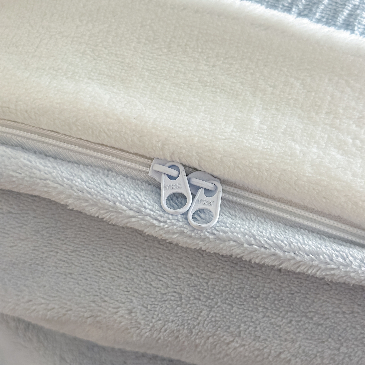 91家纺网 家纺一手货源 找家纺  （总）亿梵家居  2025秋冬新款-拼角款A类全消光牛奶绒立体5D雕花绒四件套