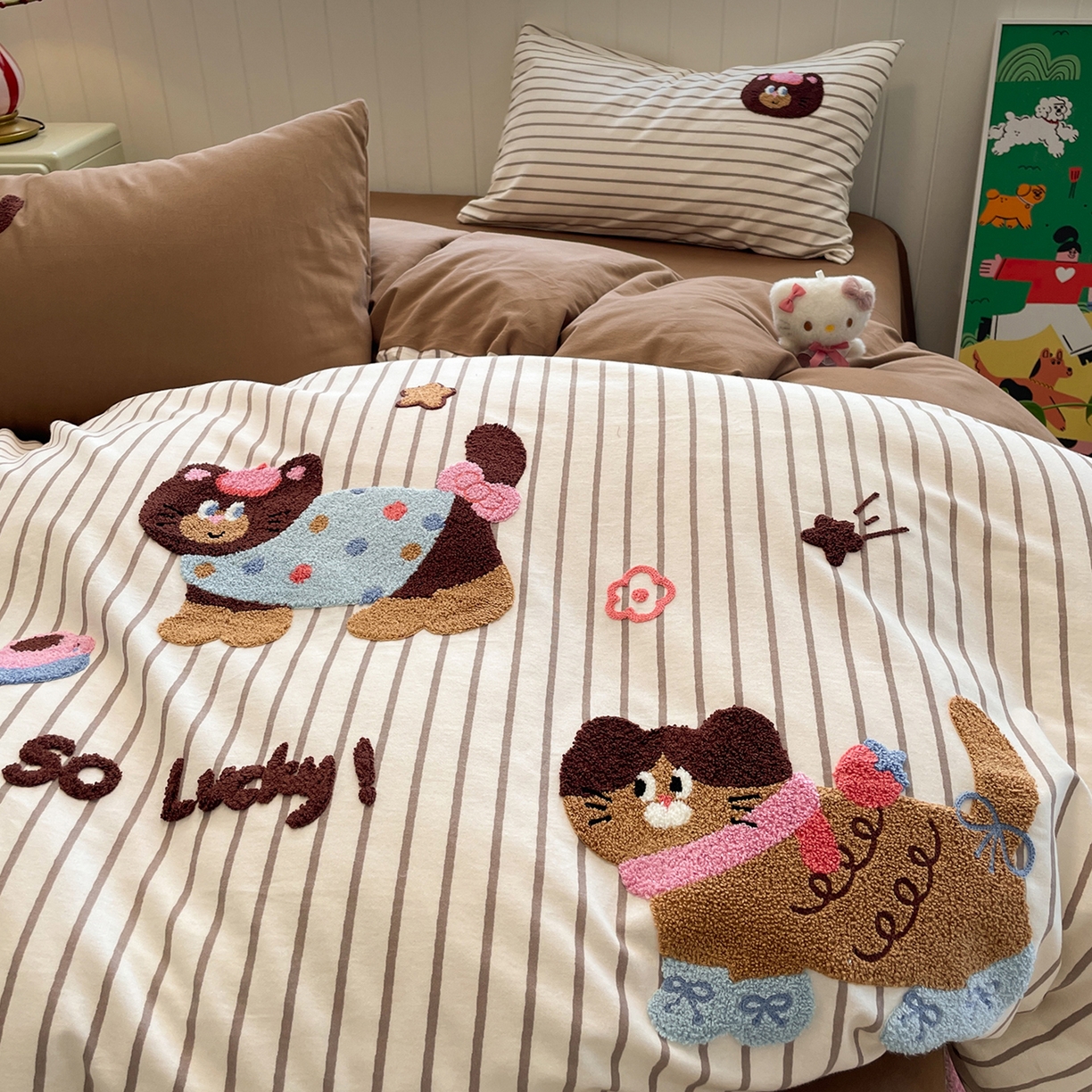 91家纺网 家纺一手货源 找家纺 蓝邻家纺 2025新款全棉磨毛卡通刺绣款四件套--毛巾绣系列 喵小布