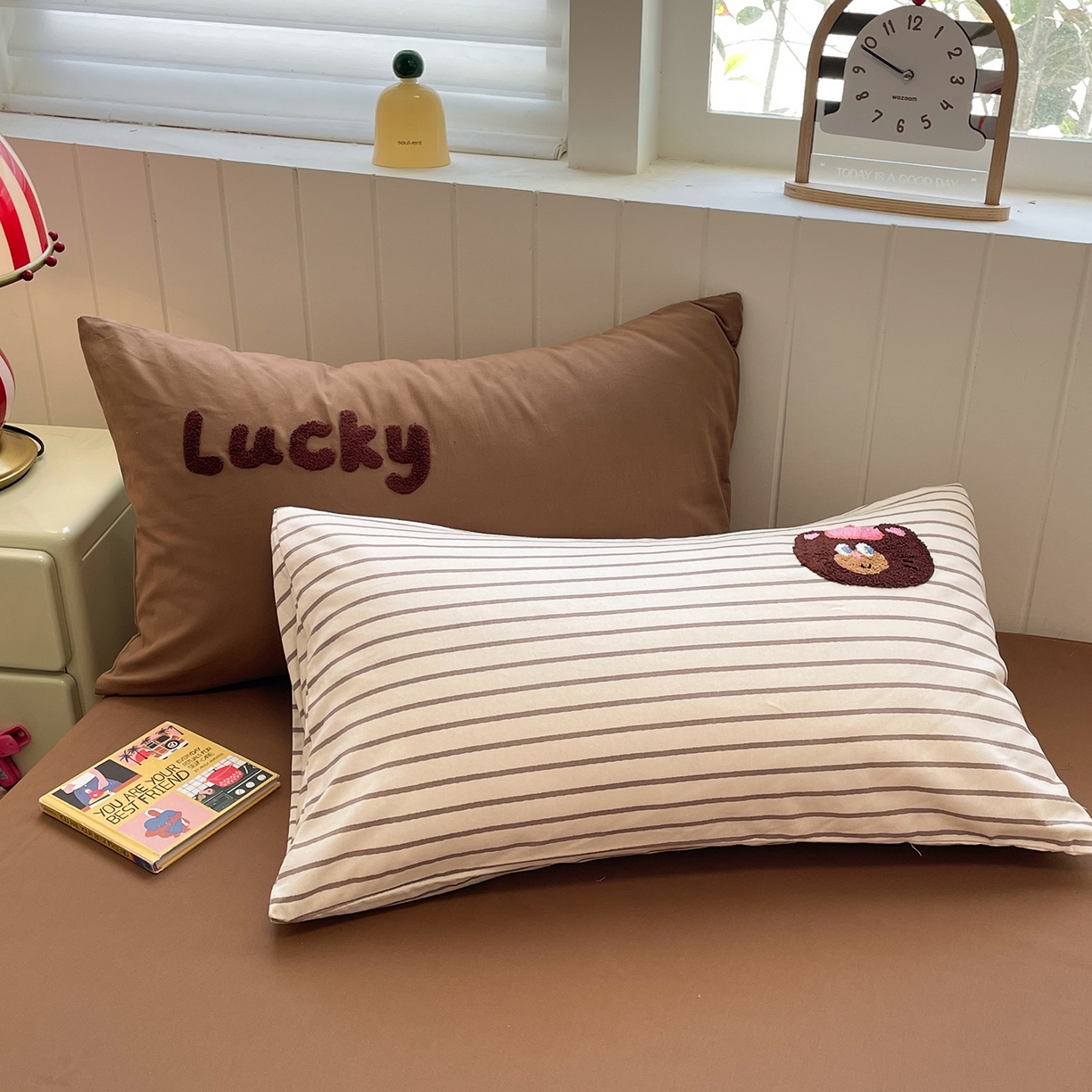 91家纺网 家纺一手货源 找家纺 蓝邻家纺 2025新款全棉磨毛卡通刺绣款四件套--毛巾绣系列 喵小布