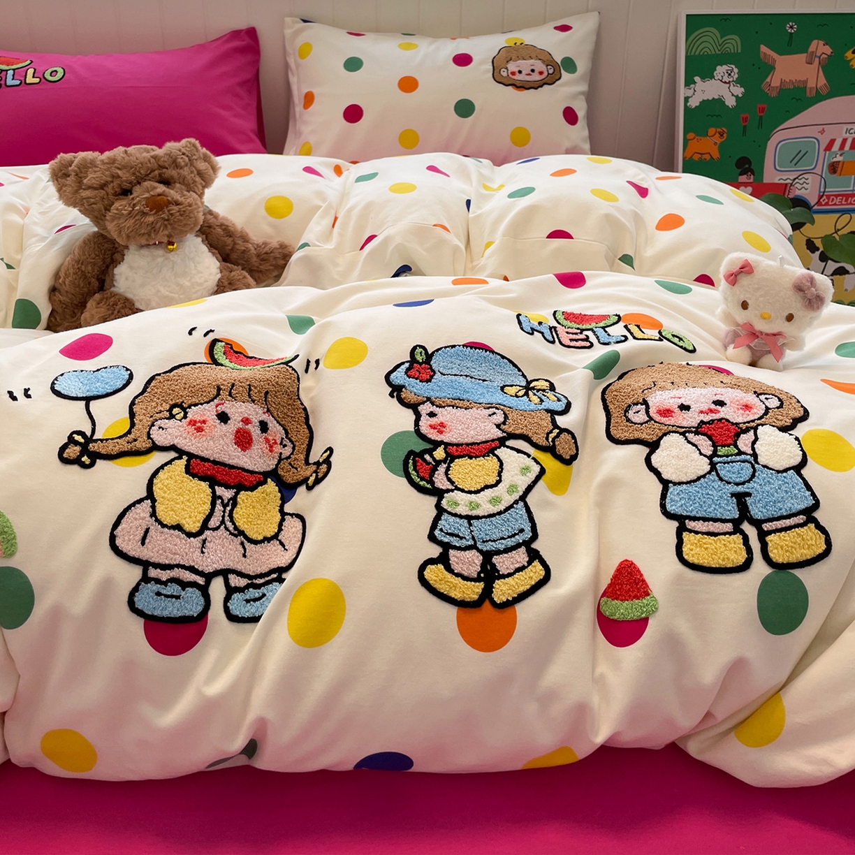 91家纺网 家纺一手货源 找家纺 蓝邻家纺 2025新款全棉磨毛卡通刺绣款四件套--毛巾绣系列 甜趣玩伴