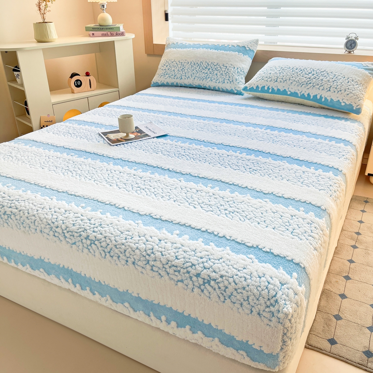 91家纺网 家纺一手货源 找家纺 卡伦家纺 2025新款阳离子提花牛奶绒床笠-暖阳系列 暖阳-蓝