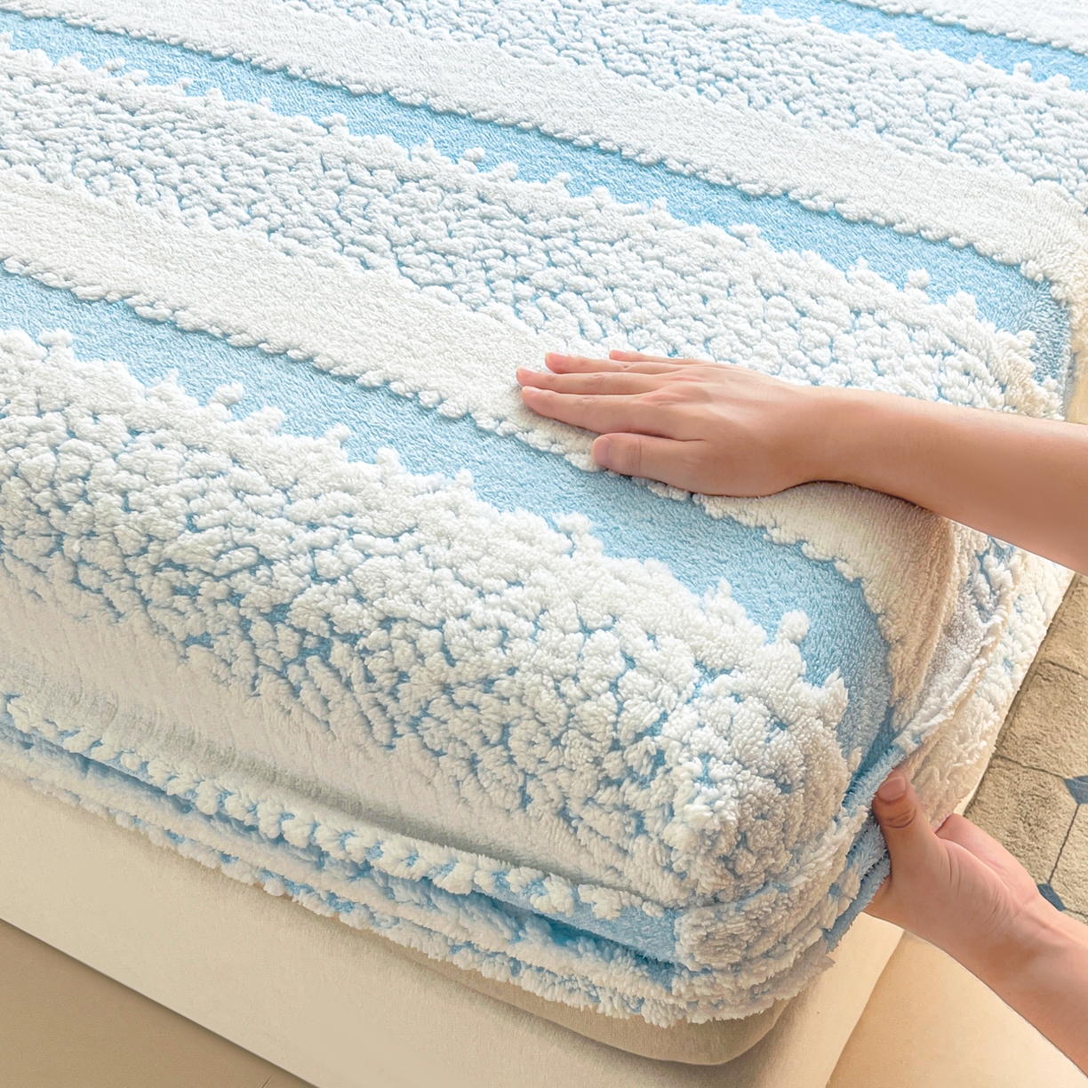 91家纺网 家纺一手货源 找家纺 卡伦家纺 2025新款阳离子提花牛奶绒床笠-暖阳系列 暖阳-蓝