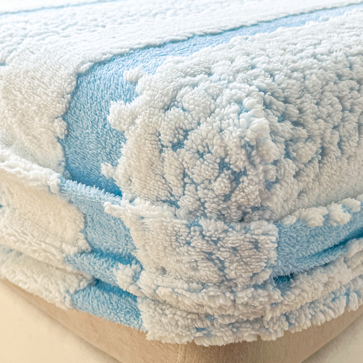 91家纺网 家纺一手货源 找家纺 卡伦家纺 2025新款阳离子提花牛奶绒床笠-暖阳系列 暖阳-蓝