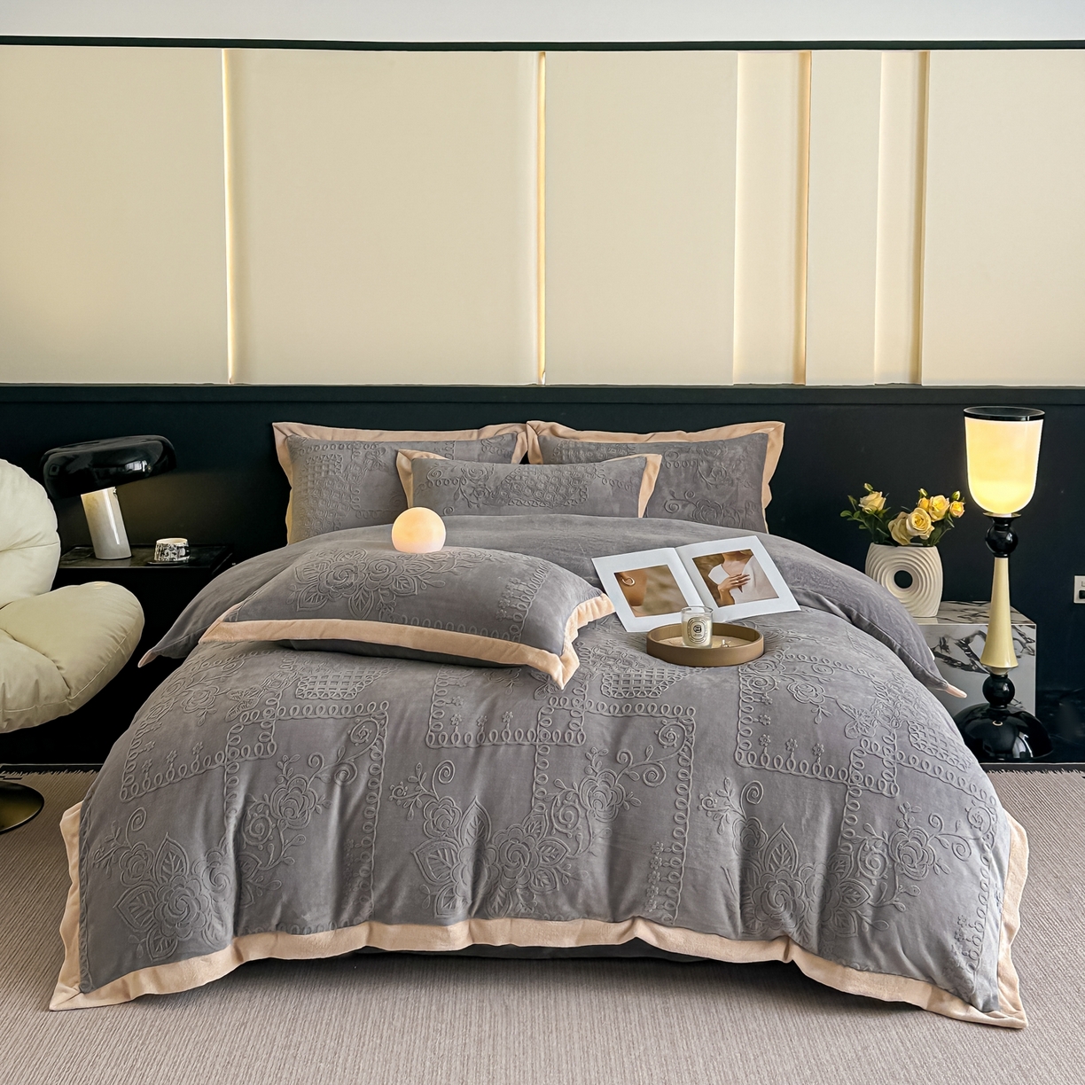 91家纺网 家纺一手货源 找家纺 亿梵家居  2025秋冬新款-拼角款A类全消光牛奶绒立体5D雕花绒四件套 奥罗拉-轻奢灰