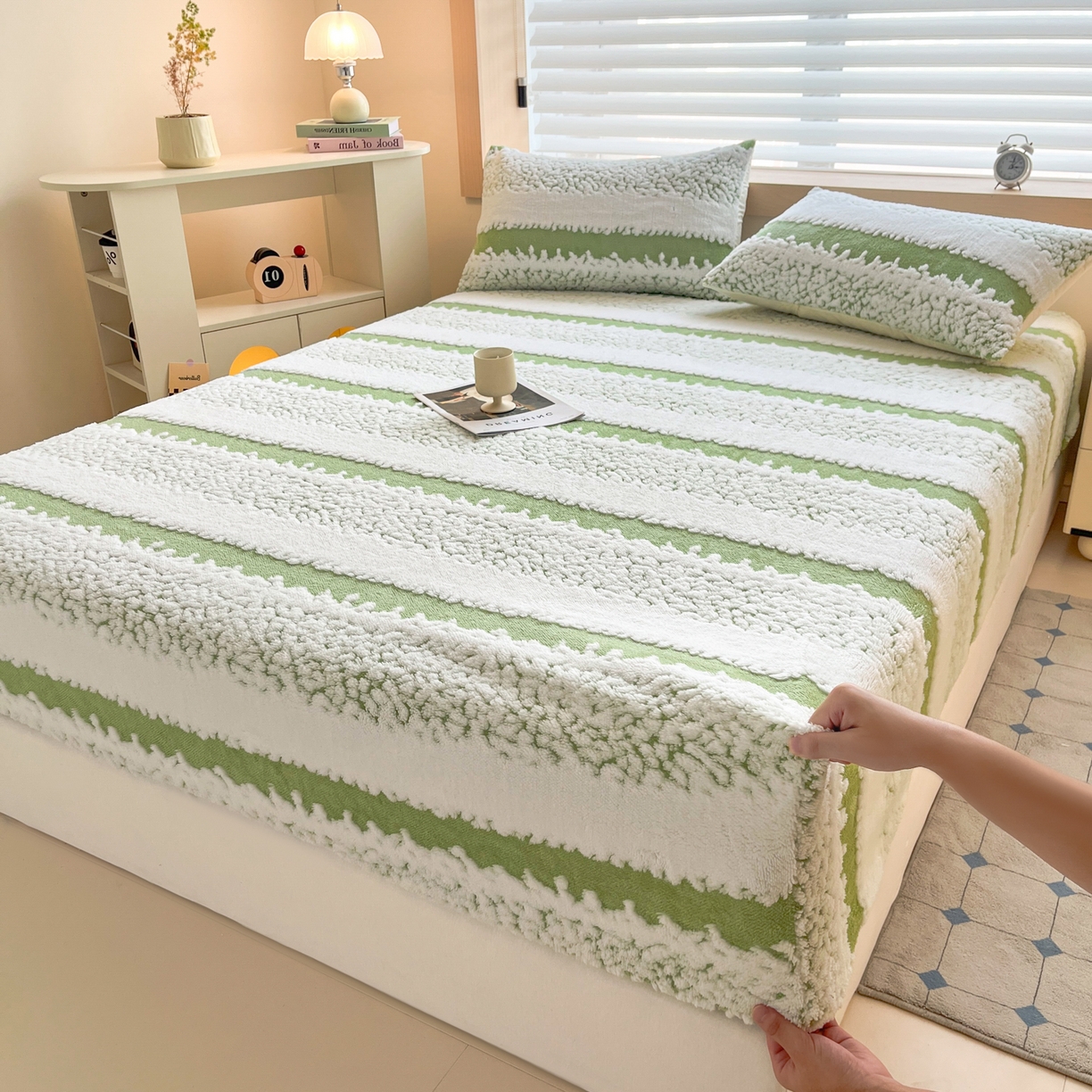 91家纺网 家纺一手货源 找家纺 卡伦家纺 2025新款阳离子提花牛奶绒床笠-暖阳系列 暖阳-绿