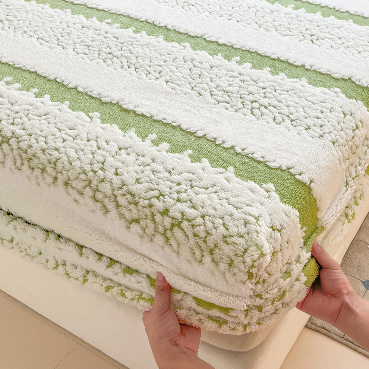 91家纺网 家纺一手货源 找家纺 卡伦家纺 2025新款阳离子提花牛奶绒床笠-暖阳系列 暖阳-绿