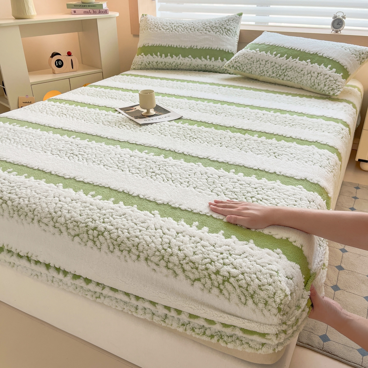 91家纺网 家纺一手货源 找家纺 卡伦家纺 2025新款阳离子提花牛奶绒床笠-暖阳系列 暖阳-绿