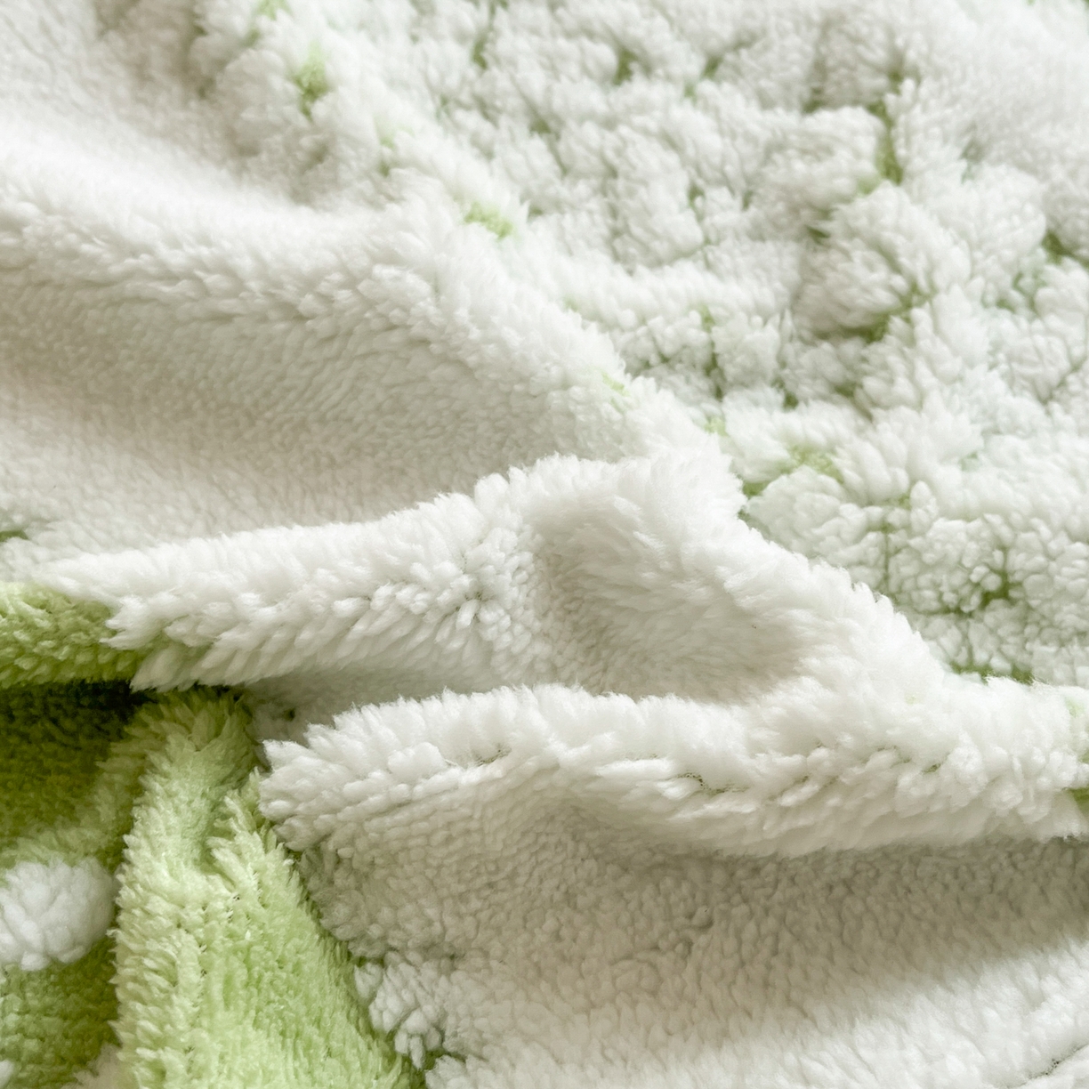 91家纺网 家纺一手货源 找家纺 卡伦家纺 2025新款阳离子提花牛奶绒床笠-暖阳系列 暖阳-绿