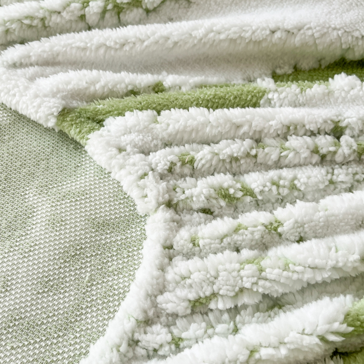 91家纺网 家纺一手货源 找家纺 卡伦家纺 2025新款阳离子提花牛奶绒床笠-暖阳系列 暖阳-绿