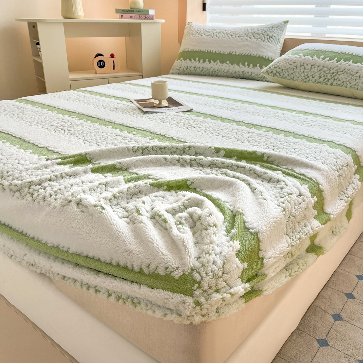 91家纺网 家纺一手货源 找家纺 卡伦家纺 2025新款阳离子提花牛奶绒床笠-暖阳系列 暖阳-绿