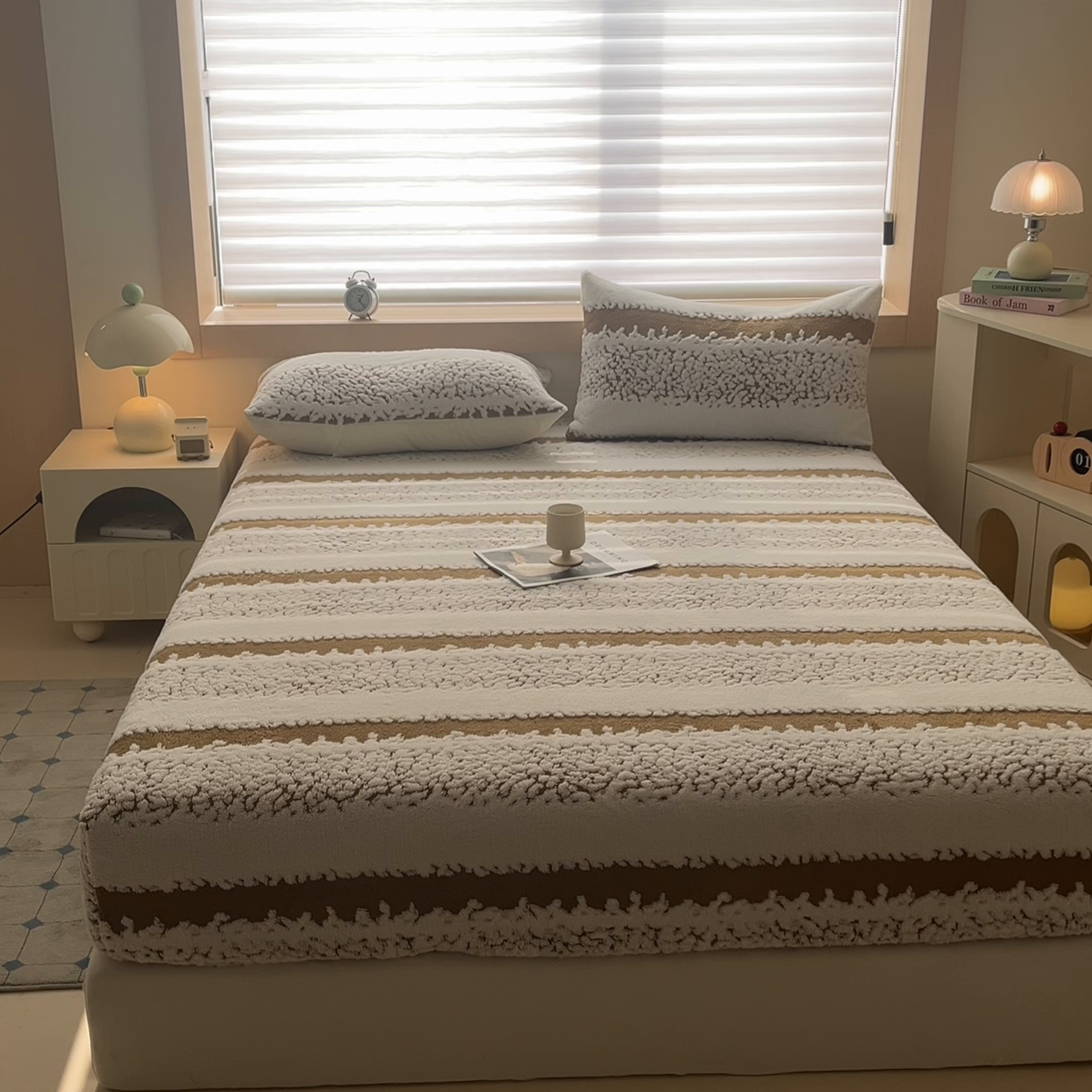 91家纺网 家纺一手货源 找家纺 卡伦家纺 2025新款阳离子提花牛奶绒床笠-暖阳系列 暖阳-咖