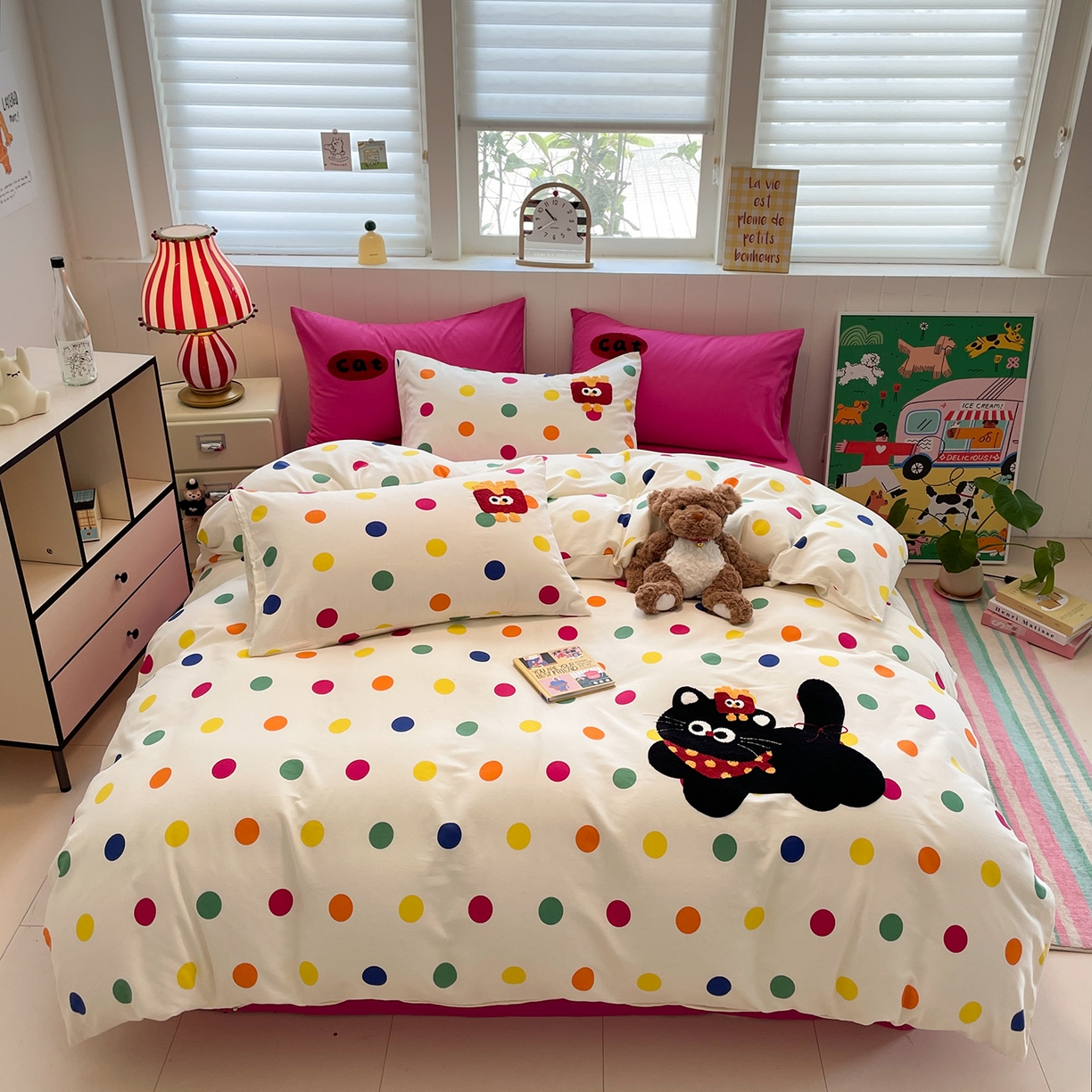 91家纺网 家纺一手货源 找家纺 蓝邻家纺 2025新款全棉磨毛卡通刺绣款四件套--毛巾绣系列 炫彩猫