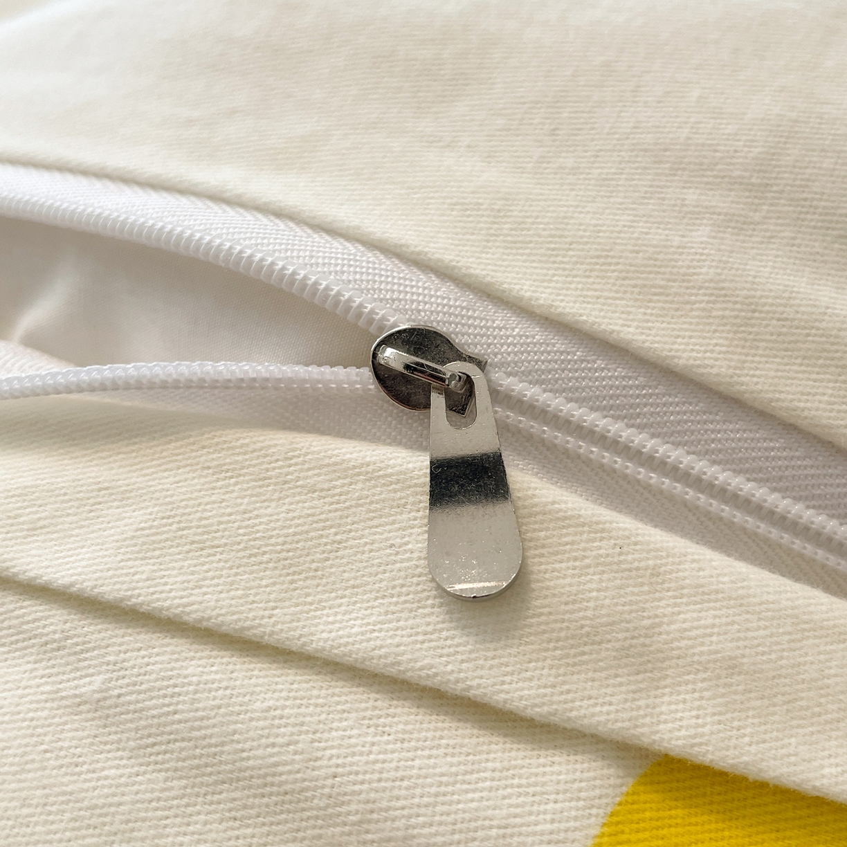 91家纺网 家纺一手货源 找家纺 蓝邻家纺 2025新款全棉磨毛卡通刺绣款四件套--毛巾绣系列 炫彩猫