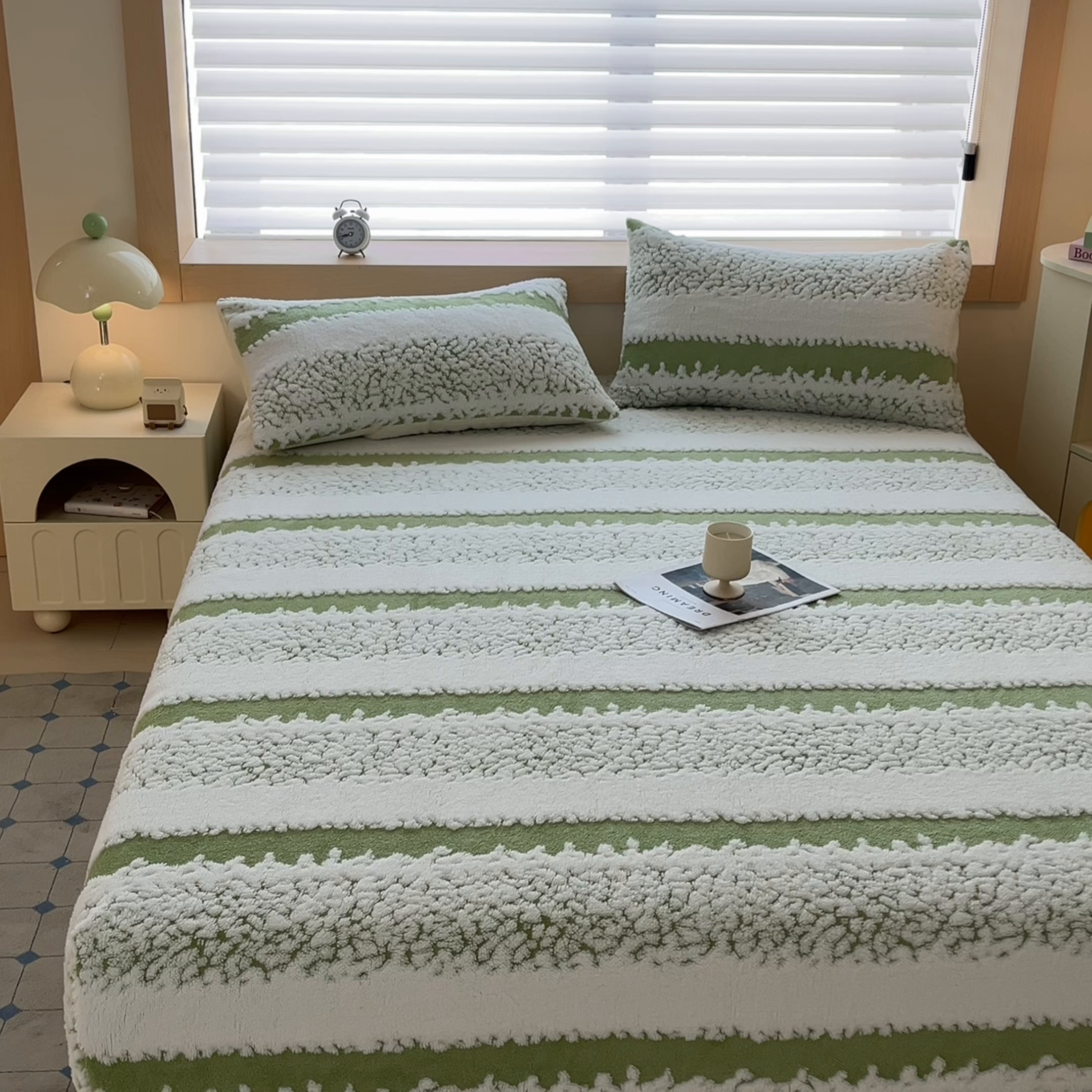 91家纺网 家纺一手货源 找家纺 卡伦家纺 2025新款阳离子提花牛奶绒床笠-暖阳系列 暖阳-绿