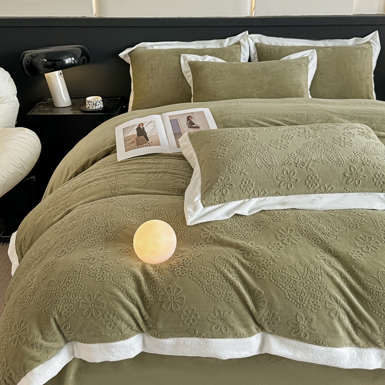 91家纺网 家纺一手货源 找家纺 亿梵家居  2025秋冬新款-拼角款A类全消光牛奶绒立体5D雕花绒四件套 蝶恋-柳茶绿