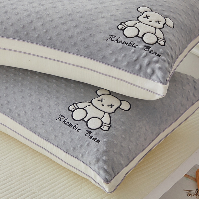 91家纺网 家纺一手货源 找家纺 （总）万聚凯枕芯 2025新款豆豆熊枕头枕芯