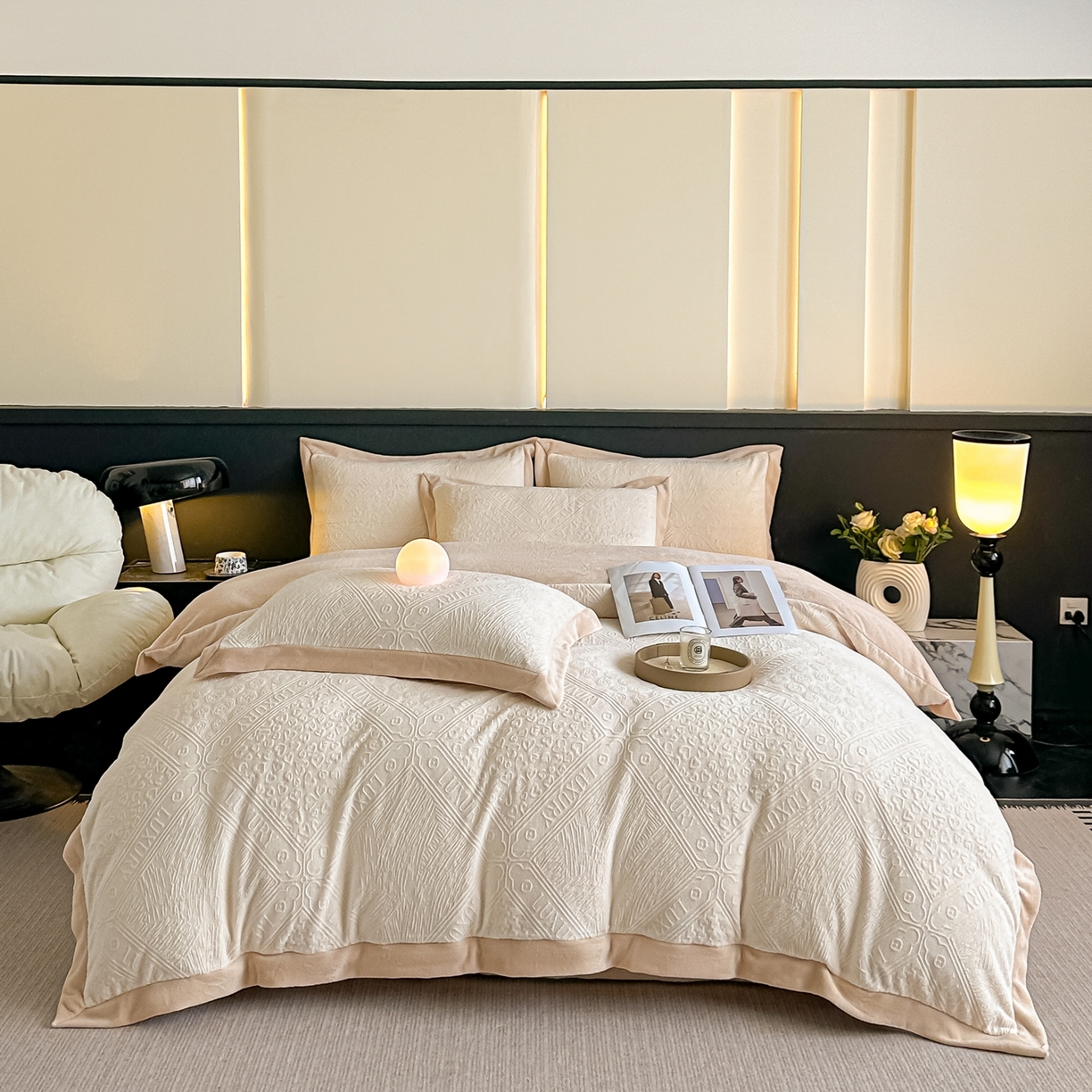 91家纺网 家纺一手货源 找家纺 亿梵家居  2025秋冬新款-拼角款A类全消光牛奶绒立体5D雕花绒四件套 图兰朵-奶油白