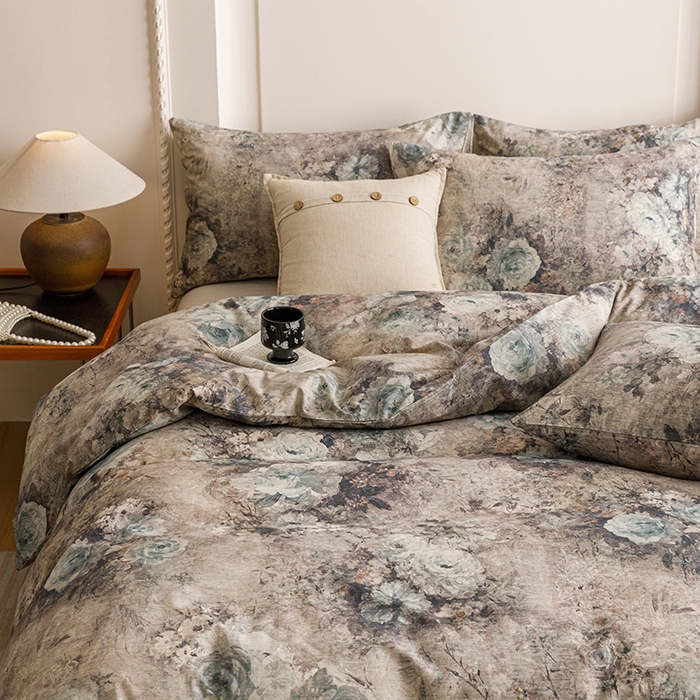 91家纺网 家纺一手货源 找家纺 爱思佳 2025新款棉麻数码印花四件套 复古花语-兰