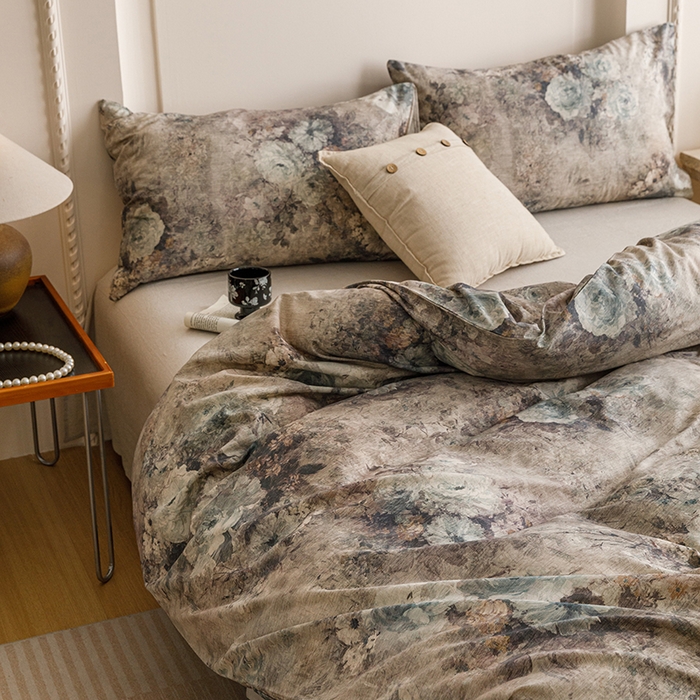 91家纺网 家纺一手货源 找家纺 爱思佳 2025新款棉麻数码印花四件套 复古花语-兰