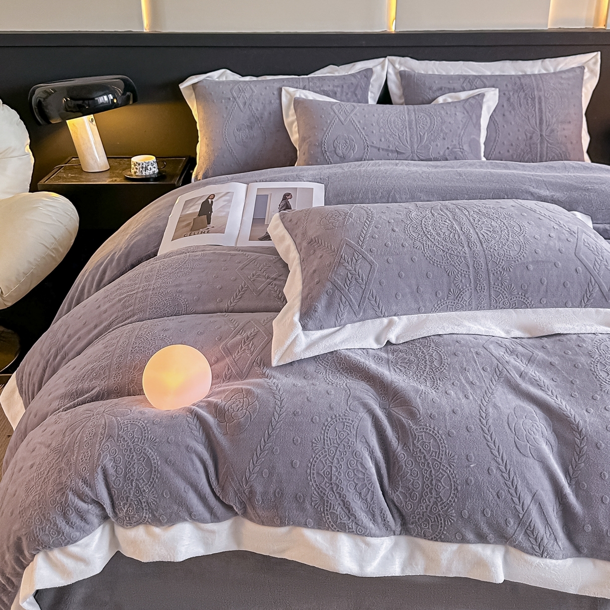 91家纺网 家纺一手货源 找家纺 亿梵家居  2025秋冬新款-拼角款A类全消光牛奶绒立体5D雕花绒四件套 夏洛特-香芋紫