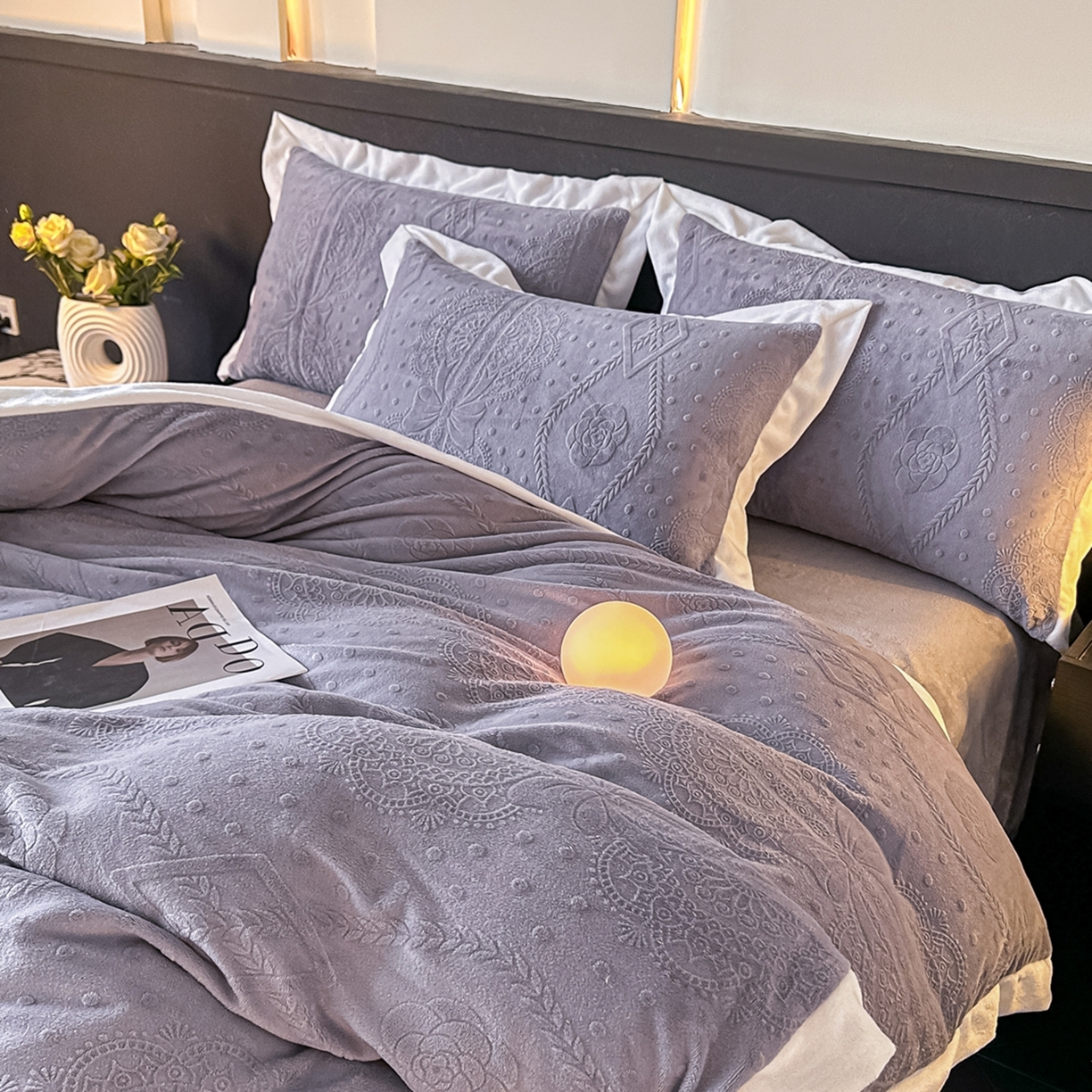 91家纺网 家纺一手货源 找家纺 亿梵家居  2025秋冬新款-拼角款A类全消光牛奶绒立体5D雕花绒四件套 夏洛特-香芋紫