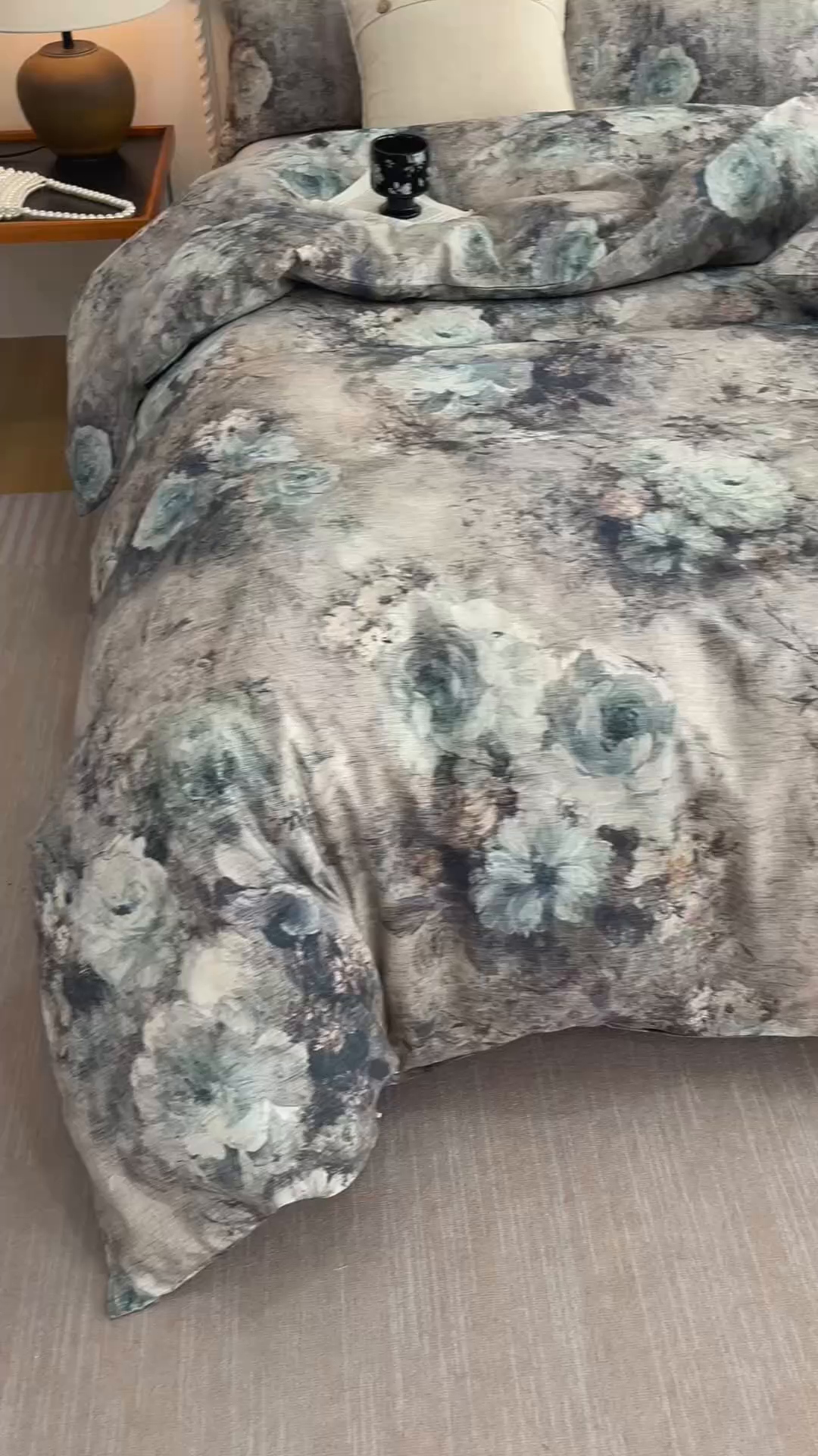 91家纺网 家纺一手货源 找家纺 爱思佳 2025新款棉麻数码印花四件套 复古花语-兰