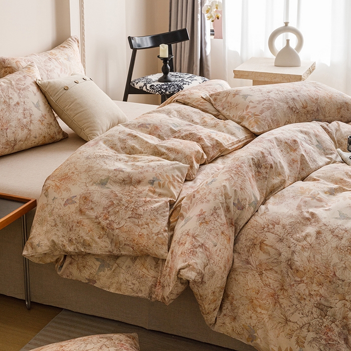 91家纺网 家纺一手货源 找家纺 爱思佳 2025新款棉麻数码印花四件套 花蝶-咖