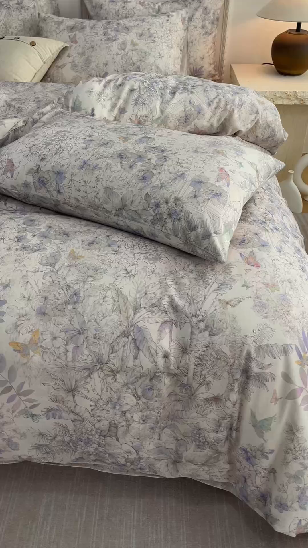 91家纺网 家纺一手货源 找家纺 爱思佳 2025新款棉麻数码印花四件套 花蝶-紫