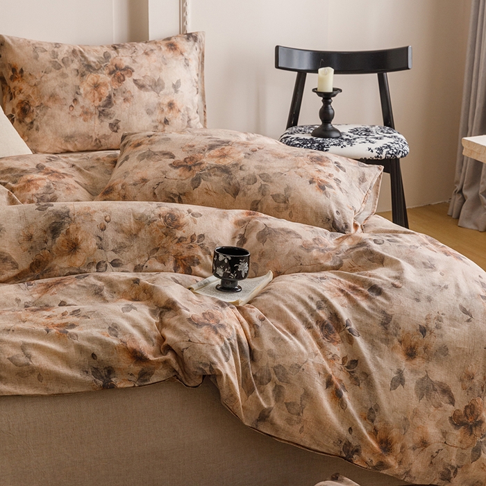 91家纺网 家纺一手货源 找家纺 爱思佳 2025新款棉麻数码印花四件套 花间墨韵-咖