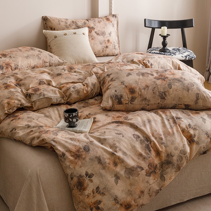 91家纺网 家纺一手货源 找家纺 爱思佳 2025新款棉麻数码印花四件套 花间墨韵-咖