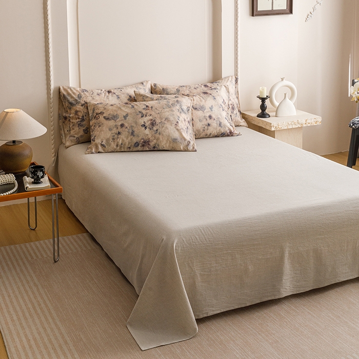 91家纺网 家纺一手货源 找家纺 爱思佳 2025新款棉麻数码印花四件套 花间墨韵-兰