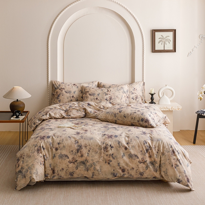 91家纺网 家纺一手货源 找家纺 爱思佳 2025新款棉麻数码印花四件套 花间墨韵-兰