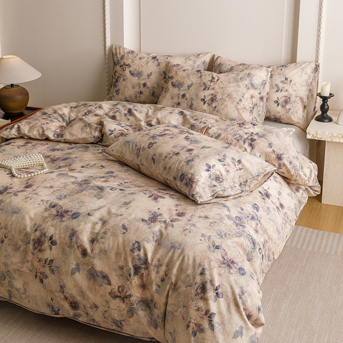 91家纺网 家纺一手货源 找家纺 爱思佳 2025新款棉麻数码印花四件套 花间墨韵-兰