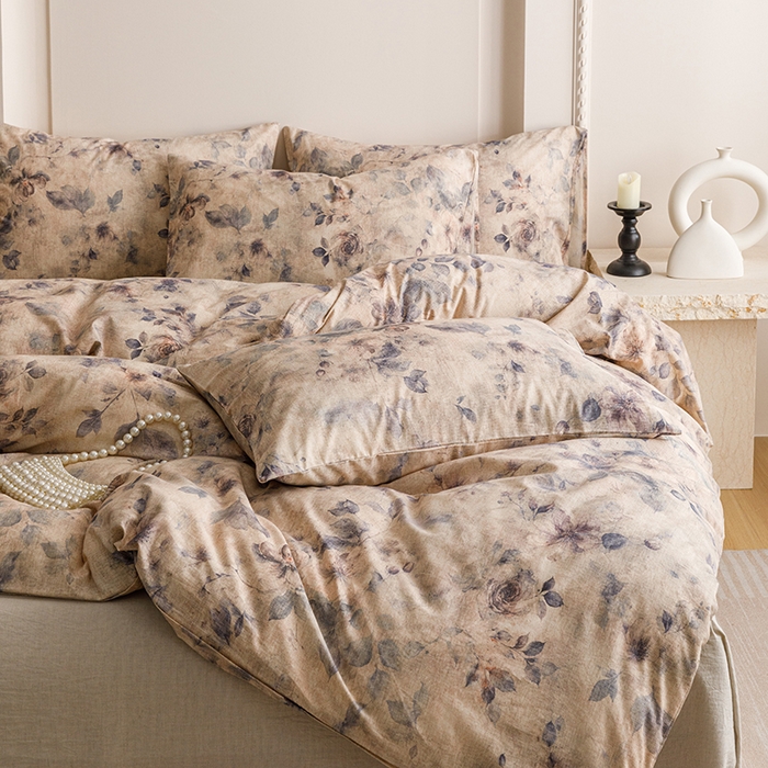 91家纺网 家纺一手货源 找家纺 爱思佳 2025新款棉麻数码印花四件套 花间墨韵-兰