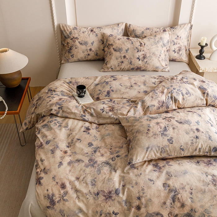 91家纺网 家纺一手货源 找家纺 爱思佳 2025新款棉麻数码印花四件套 花间墨韵-兰