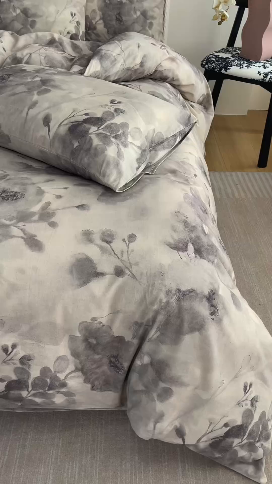 91家纺网 家纺一手货源 找家纺 爱思佳 2025新款棉麻数码印花四件套 素潇-灰