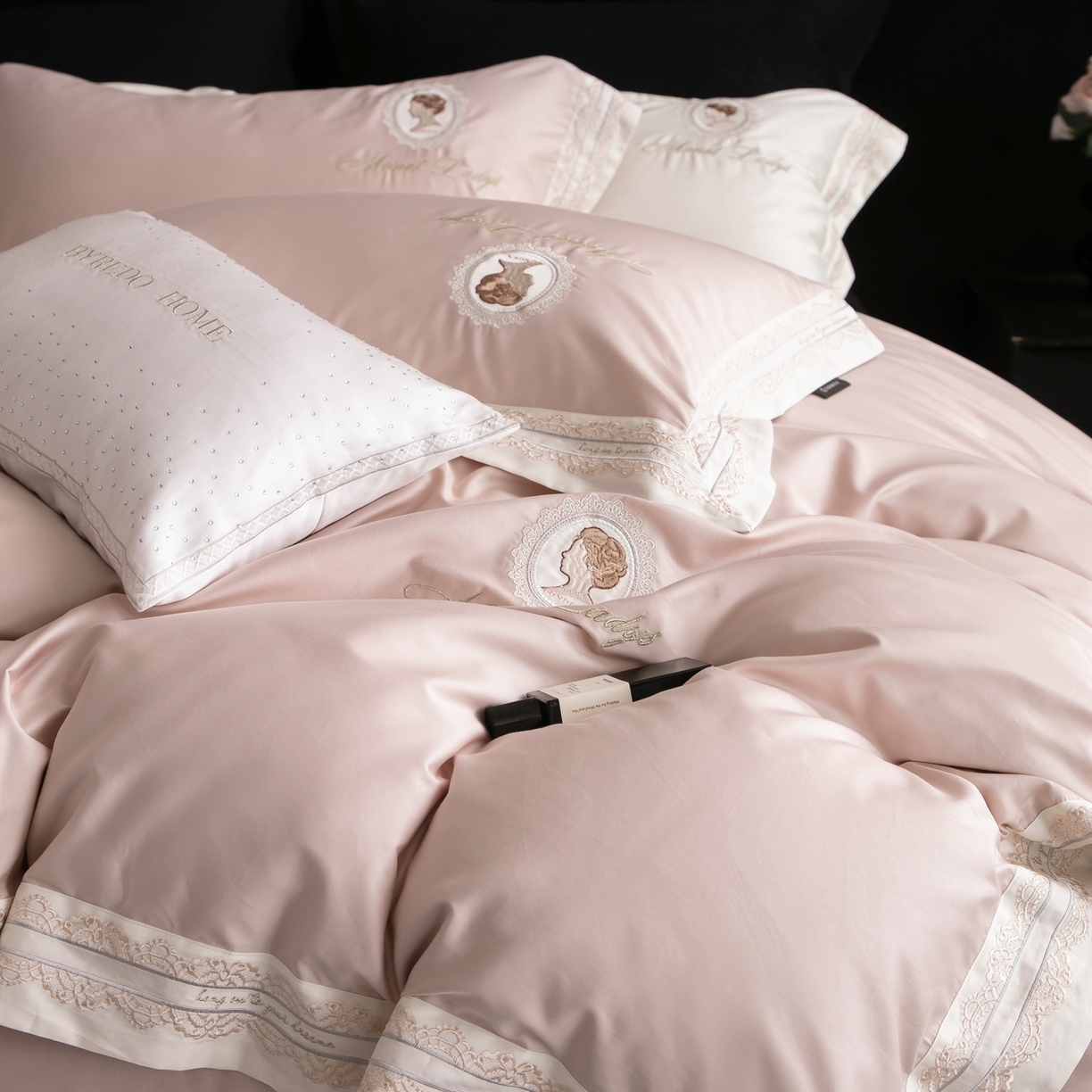 91家纺网 家纺一手货源 找家纺 [91家纺网精选] 新款100s刺绣四件套-慕恋