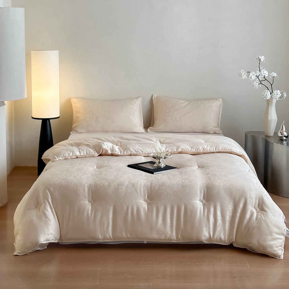 91家纺网 家纺一手货源 找家纺 一加一 2025新款七彩银丝大提花37度澳毛火山被子被芯 花屿梦-香槟玉