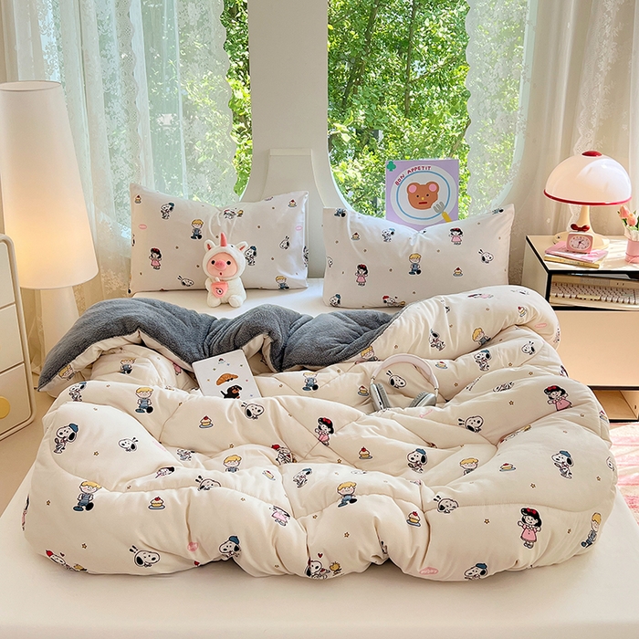 91家纺网 家纺一手货源 找家纺 VIP被业 2025新款羊羔绒印花冬被保暖被芯直播爆款纤维被子被芯 史努比